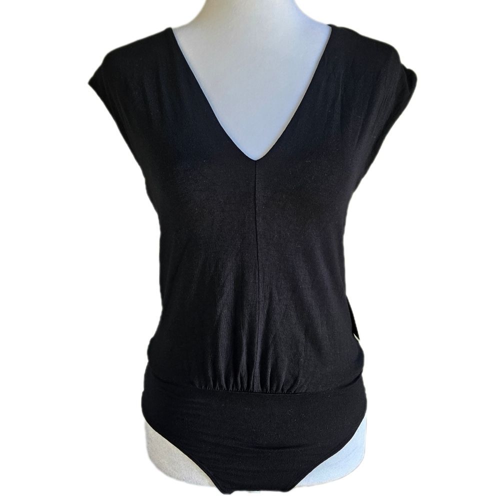 Express Black Bodysuit Women's Medium V-Neck Cap Sleeve Minimalist Chic Comfort